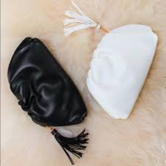 NEW Understated Vegan Leather Clasp Clutch - Picture 7 of 7